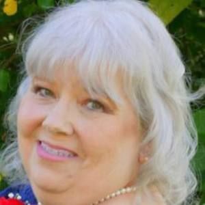 Meet your Posher, Paula